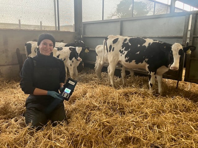Nantwich Farm Vet Jodie with RoboScientific kit