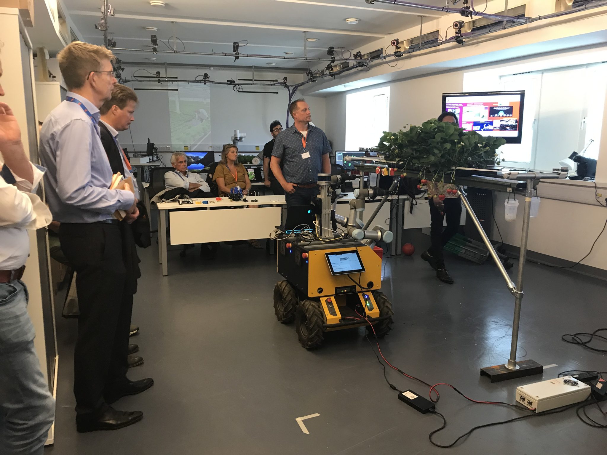 Agri-TechE members make connections to the Netherlands around robotics