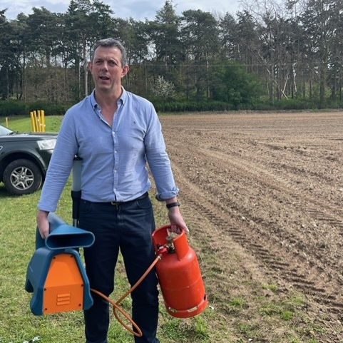 Jamie Lockhart and the gas gun