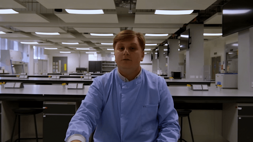 Falling leaves in Autumn: How will warmer autumns impact inter-species interactions?