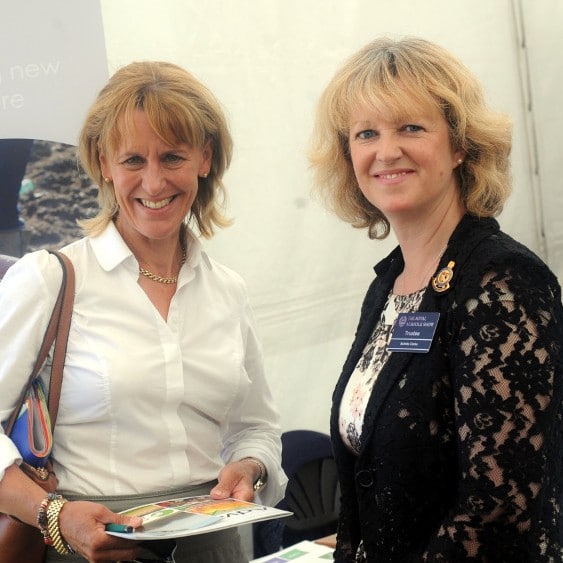 Minette Batters, President of NFU, gets update on Agri-Tech
