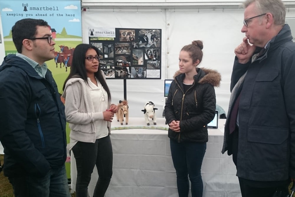 Smartbell gives early warning of calf illness