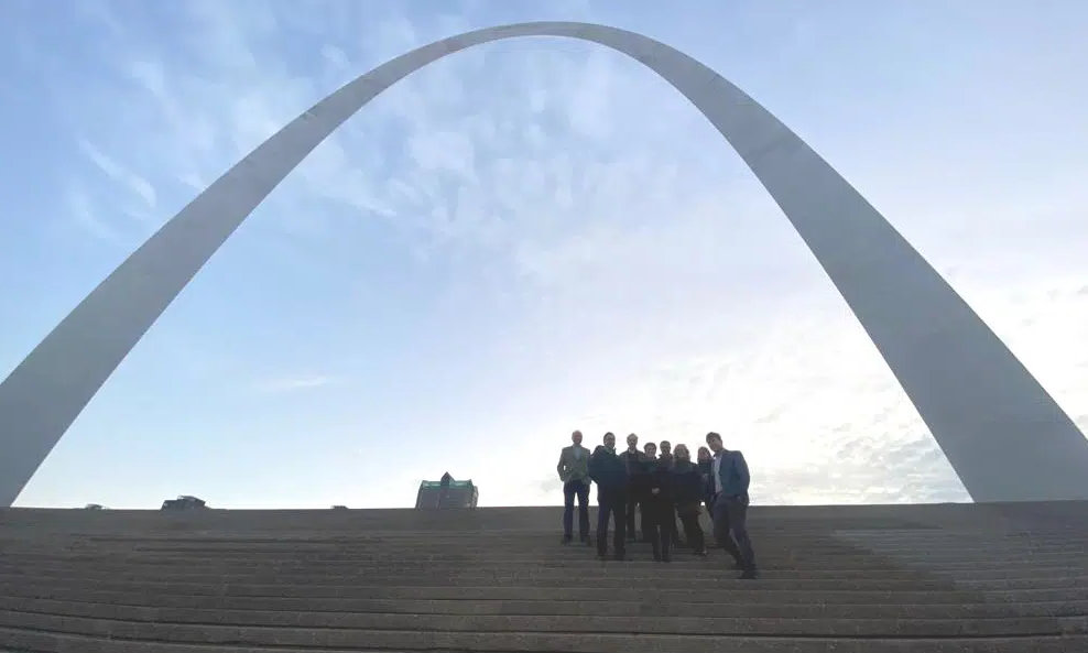 Group-under-the-arch