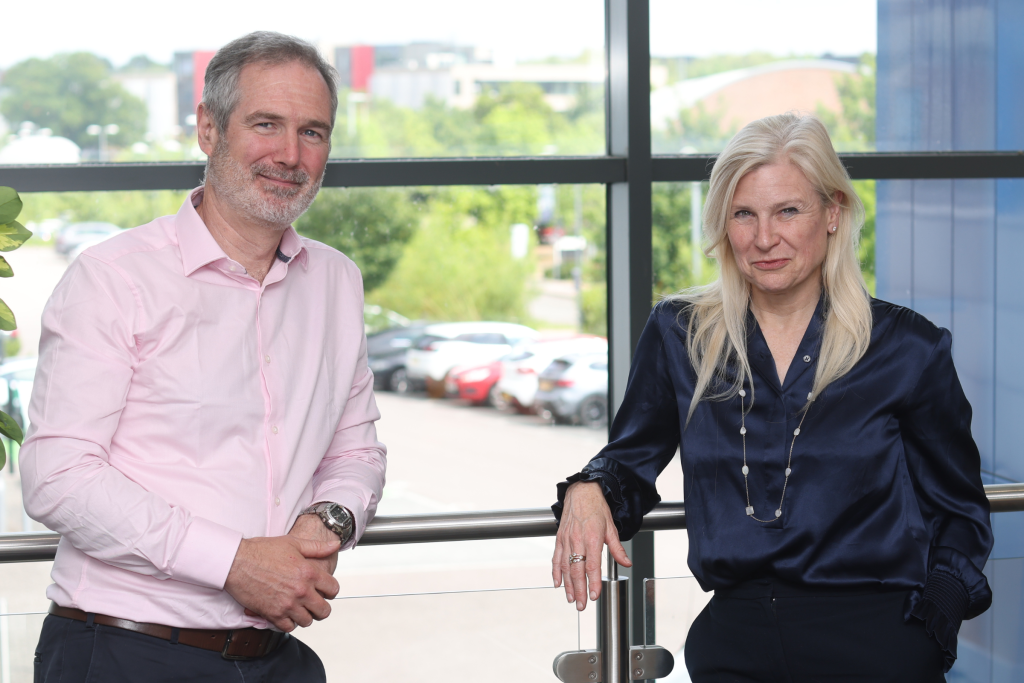 Ralph Weir and Anne Williams (2400 x 1600 px) Zayndu