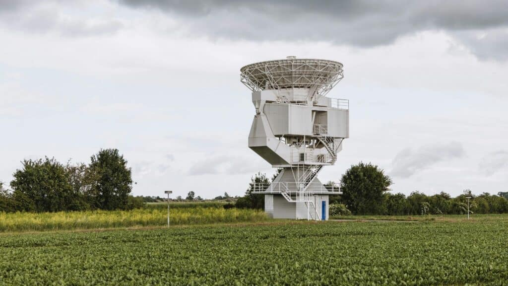 satellite-infrastructure-in-agricultural-field