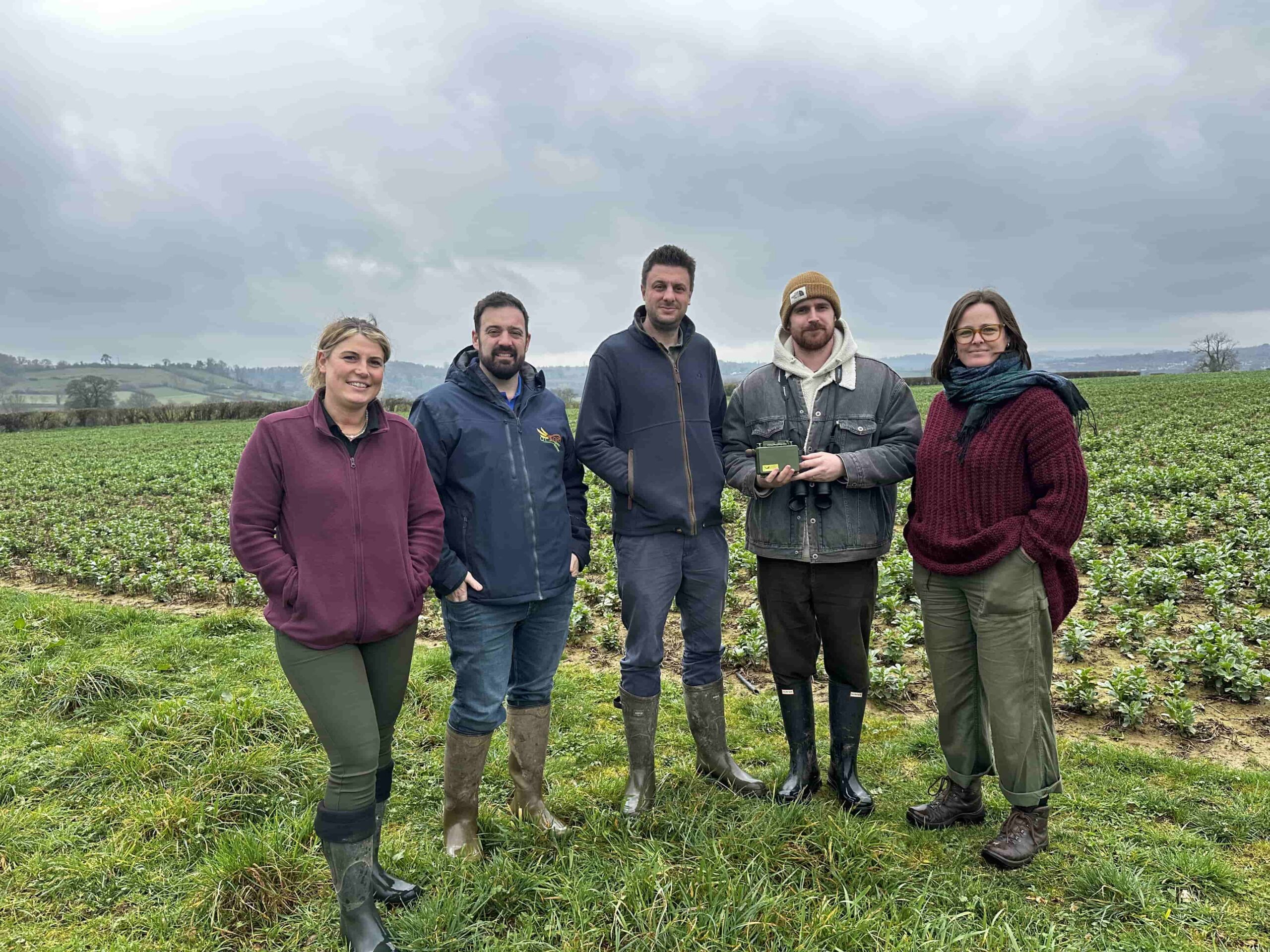 Data-driven environmental monitoring highlights significant variations in bird biodiversity